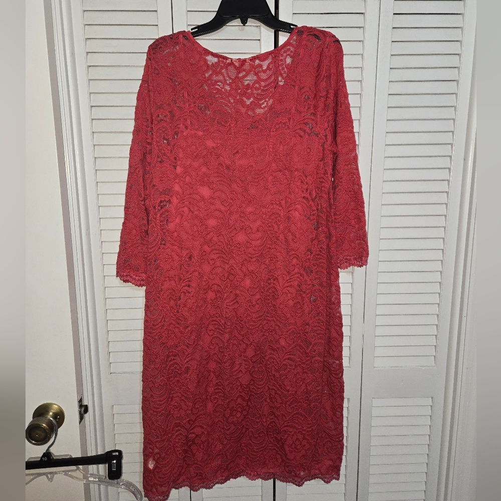 Jessica Simpson Women's 2X Lace Maternity Dress - Picture 8 of 10